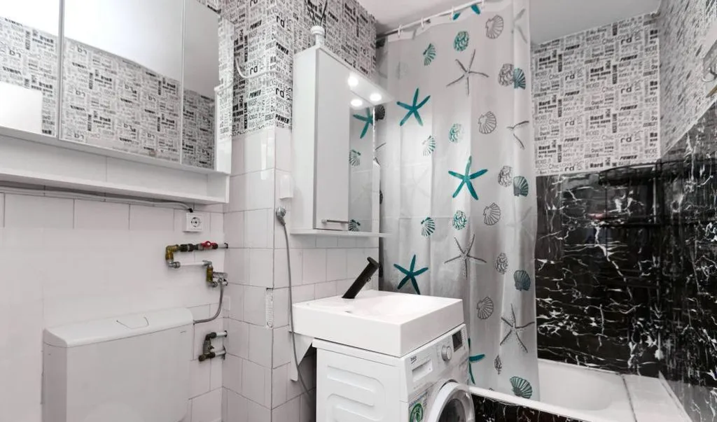 Apartament 3 camere decomandat loc de parcare pitesti