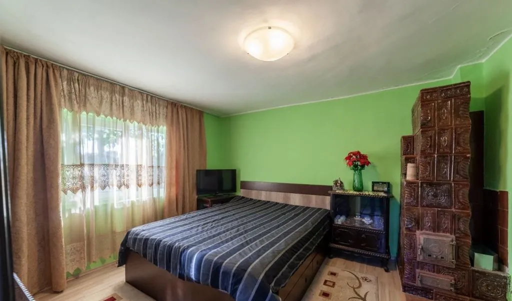 Casa vintage in Com Uliesti Dambovita cu livada gene
