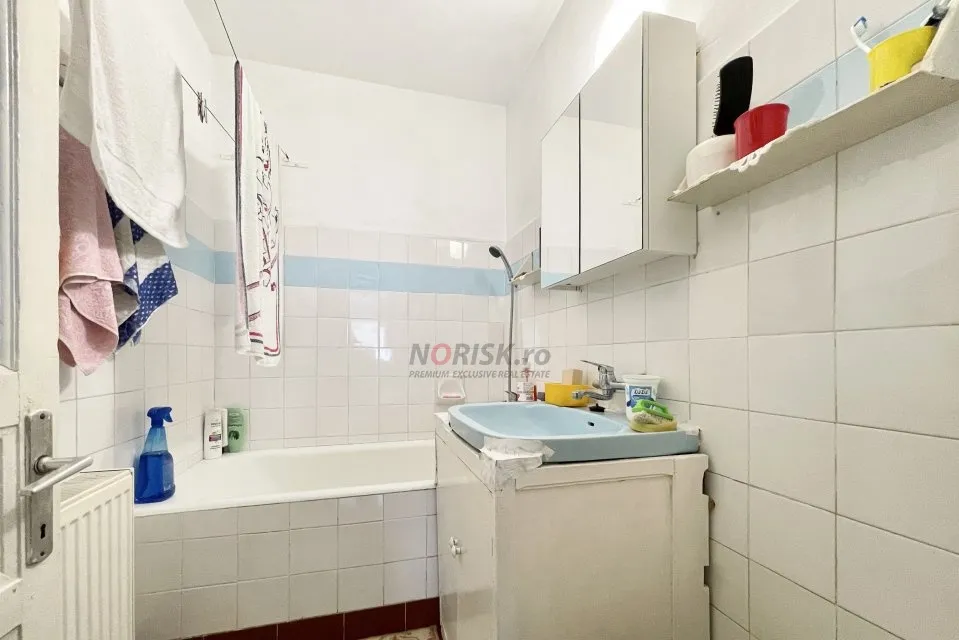 Polona casa 5 camere 131 mp teren 424 mp centrala parcare