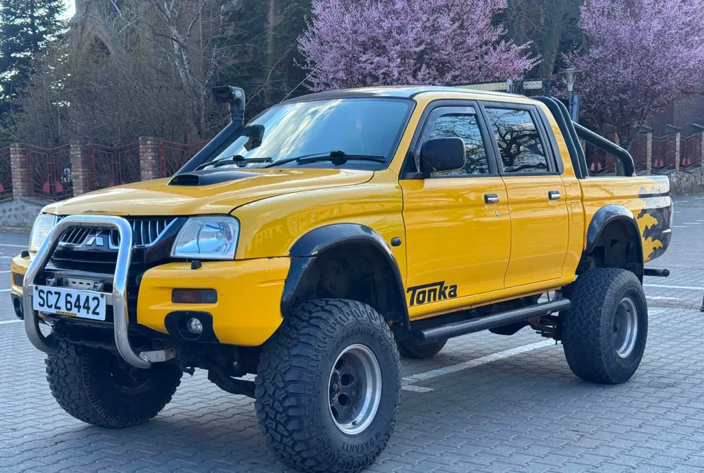 Mitsubishi L200 MONSTER TRUCK An 2003 Full Kit de icirc naltare 6 250 eur