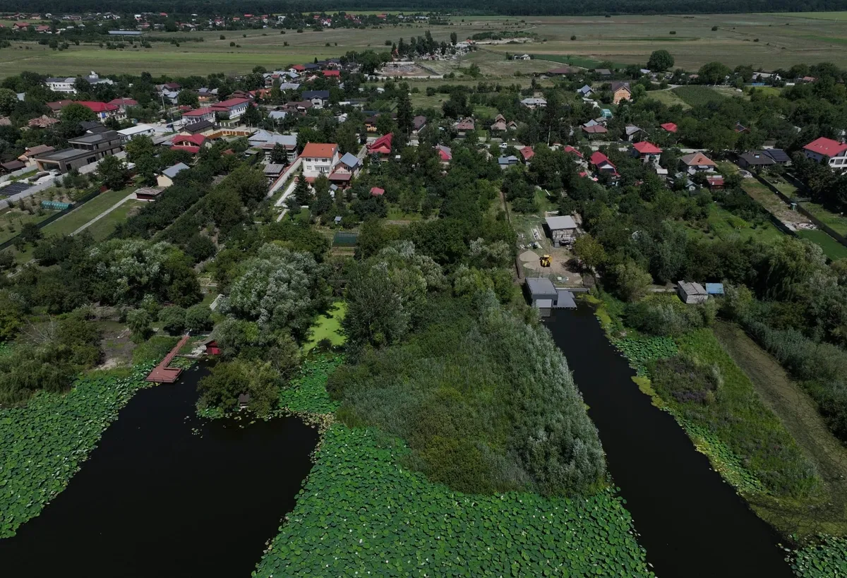 Tancabesti teren premium cu deschidere la lacul Snagov
