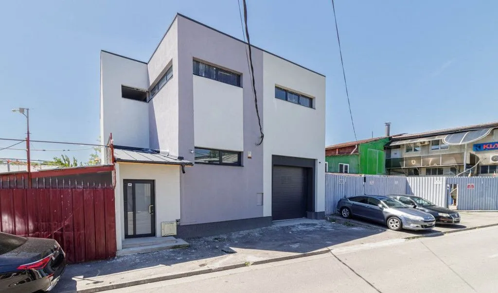 Hala / Spatiu Productie / Rezidential Vedere catre lac