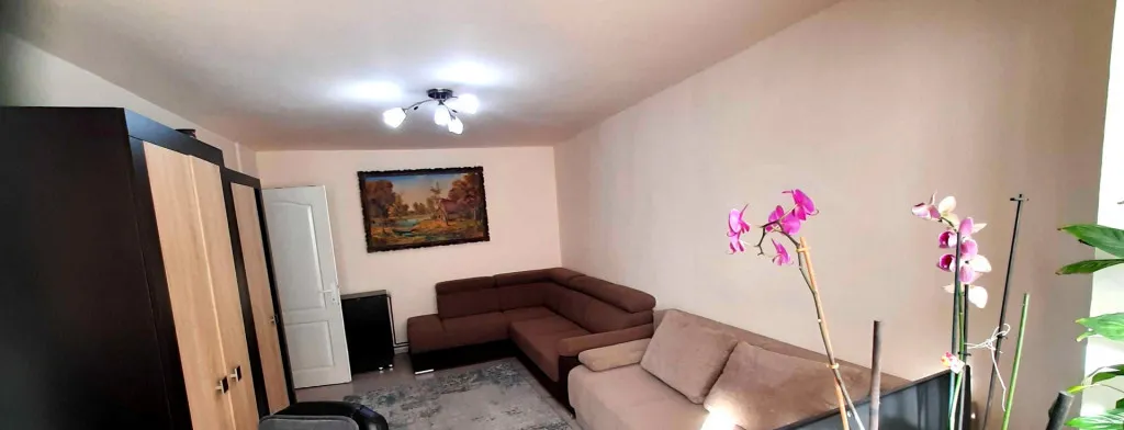 Racadau 2 camere parcare boxa
