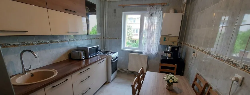 Racadau 2 camere parcare boxa