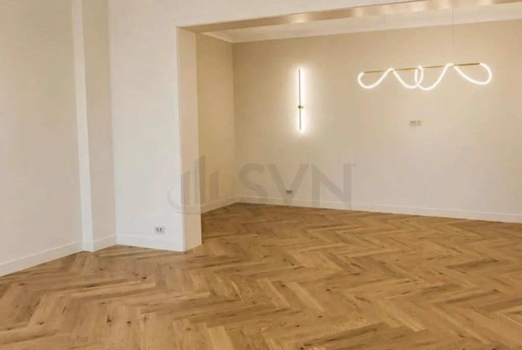 Apartamen l 3 Camere cu posibilitatea de a fi transformat