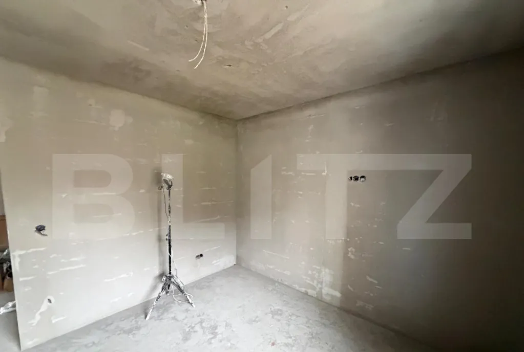 Apartament 4 camere semifinisat cu garaj si boxa zona Brad