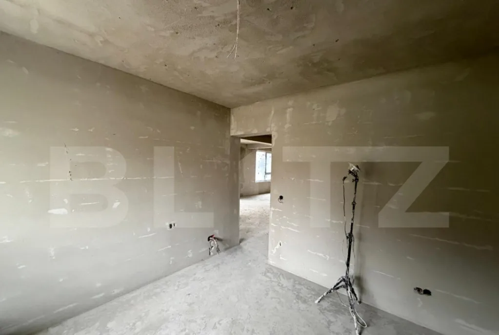 Apartament 4 camere semifinisat cu garaj si boxa zona Brad