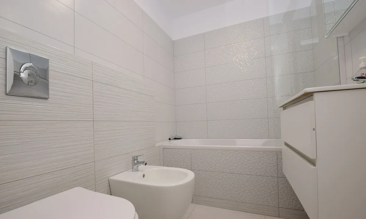 Rahova 3 camere decomandat renovat centrala proprie
