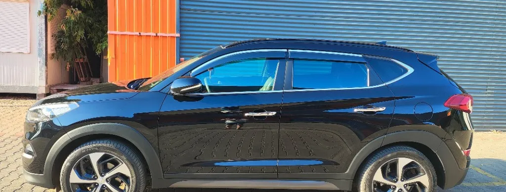 Hyundai Tucson 2 0 crdi Luxury 155000 km 14 700 eur