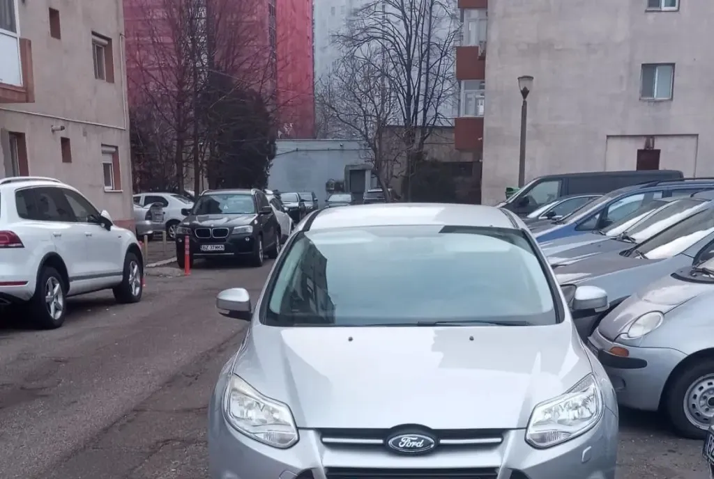 Ford Focus hatchback 2012 3 300 eur