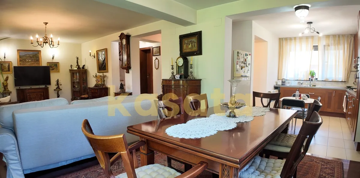 Pipera Porsche casa garaj ideal locuit