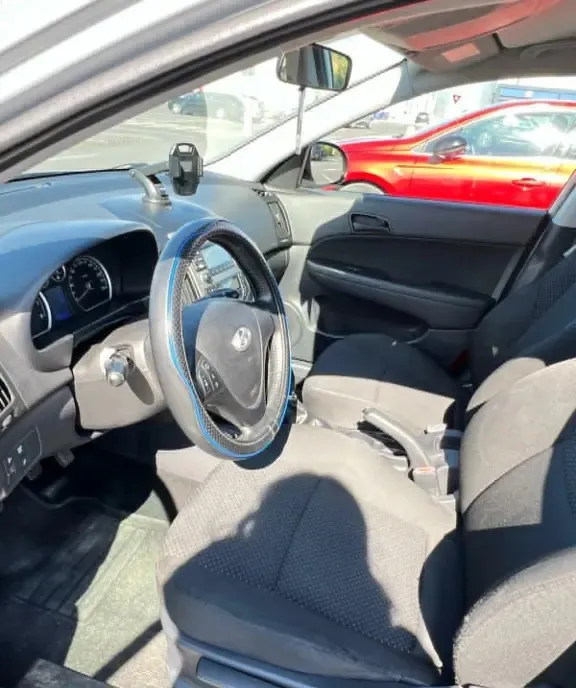 Hyundai i30 Hatchback 1 4 Benzina bull 105 CP bull Euro 4 bull 149 000 km 2 900 eur