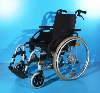 Scaun cu rotile handicap latime sezut 44 cm Breezy