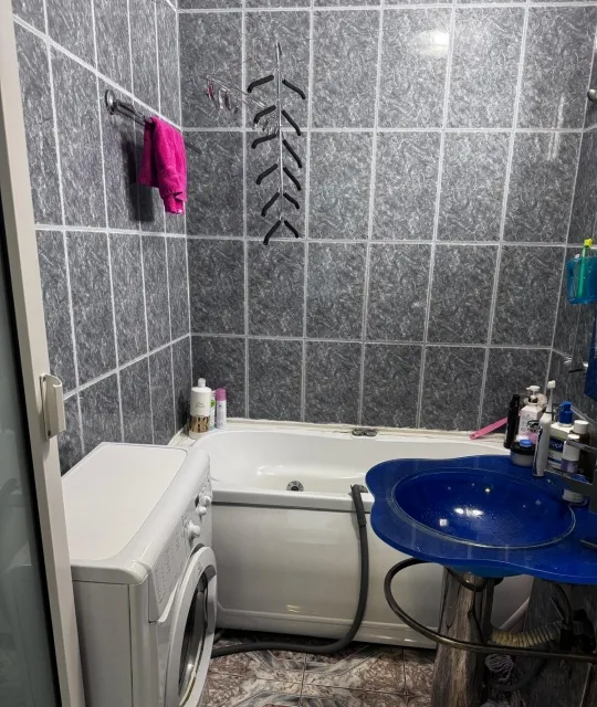 Bd Brancoveanu de inchiriat 2 camere 50 mp loc parcare 390 euro