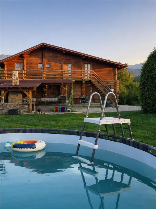 Film Resedinte montane mobilate echipate jacuzzi piscina p