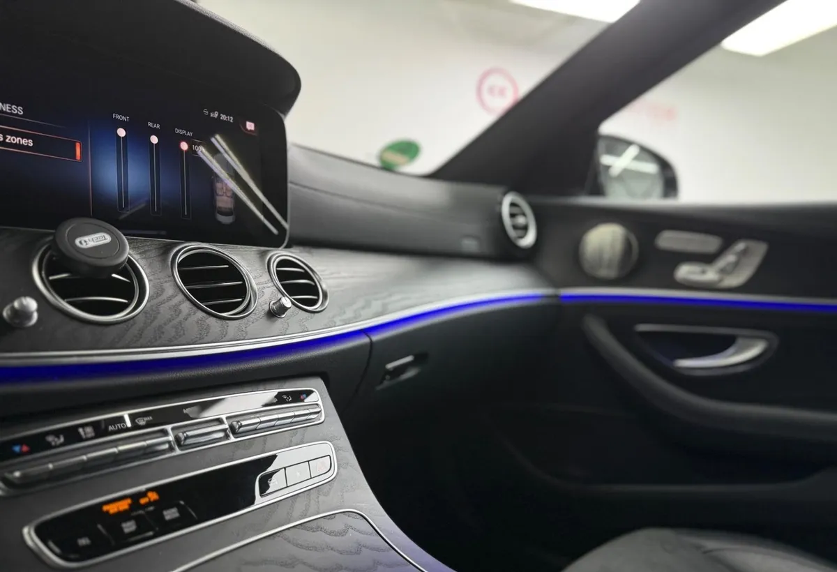 Mercedes Benz E 300