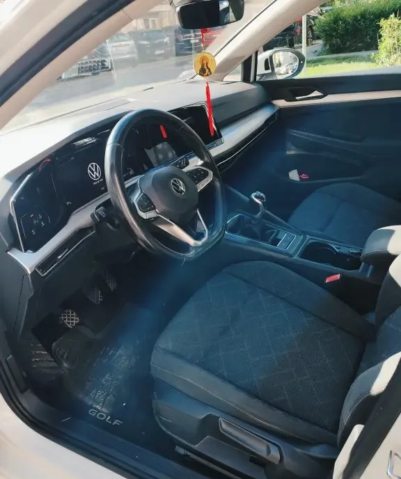 Volkswagen Golf 8 11 500 eur