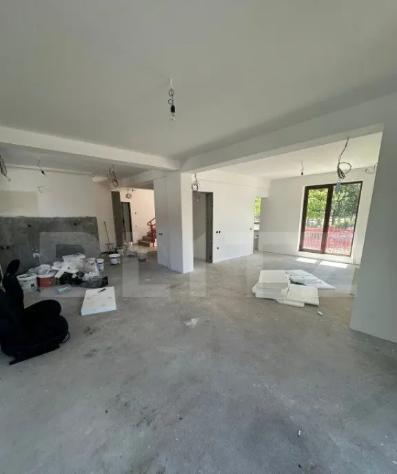 de investitie Casa impartita in 10 apartament
