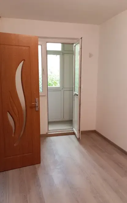 Apartament cu 2 camere nedecomandat