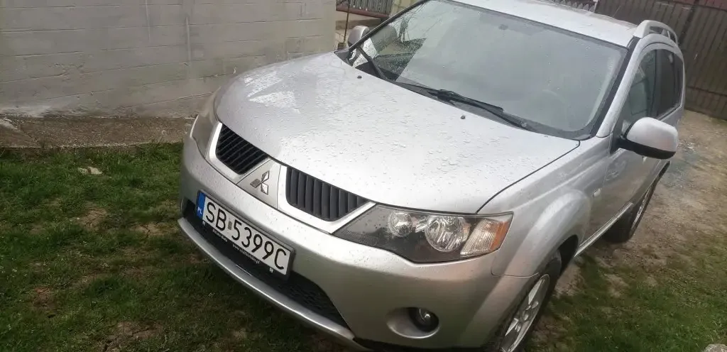 Mitsubishi outlander 2 dizel acum adusa In 2 900 eur