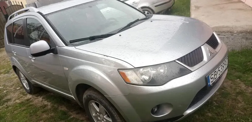 Mitsubishi outlander 2 dizel acum adusa In 2 900 eur