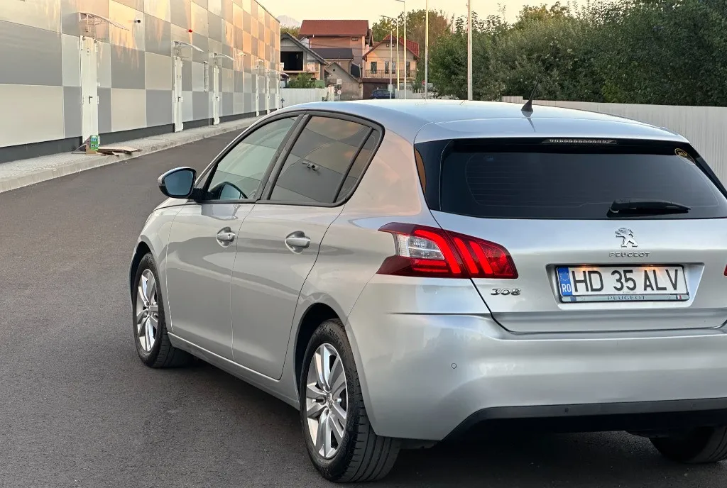 Peugeot 308 unic proprietar Ro 1 6 af 2017 luna 02 contract fiscal pe loc 7 100 eur