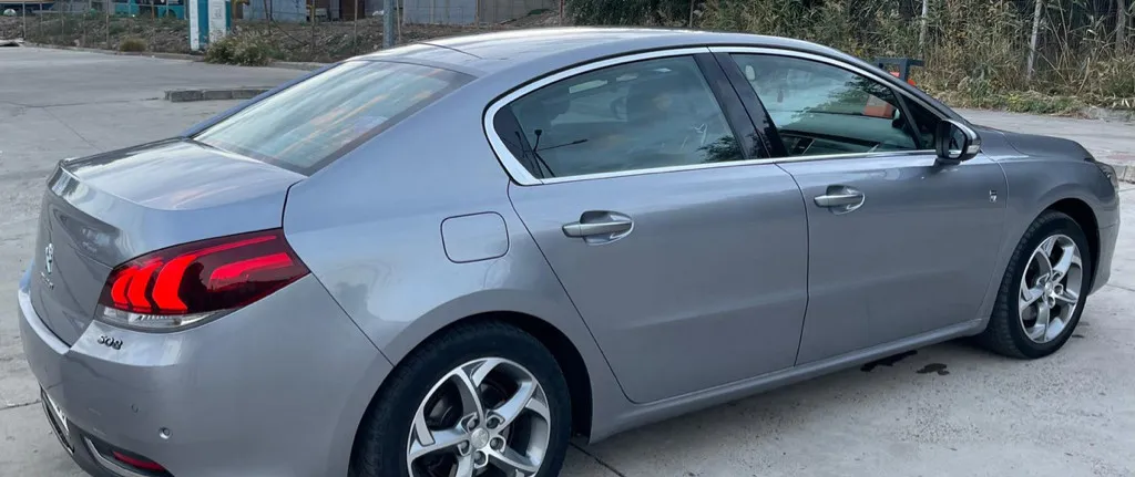 Peugeot 508 hybrid 2015 8 700 eur