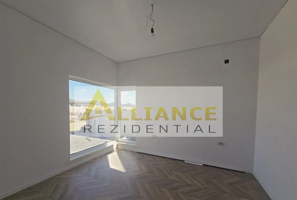 Casa 4 camere 371mp teren placa de beton