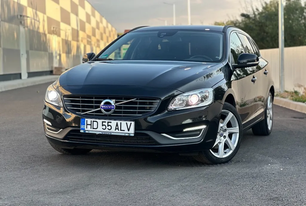 Volvo V60 D3 cutie automata af 2016 navigatie proprietar Ro 2 0 BiXenon e 7 100 eur