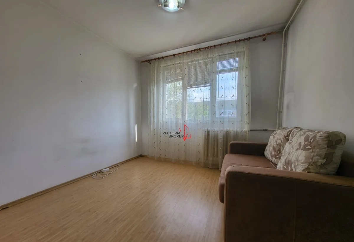 Ozana Fetesti 3 camere decomandat pret de apartament cu 2 camere