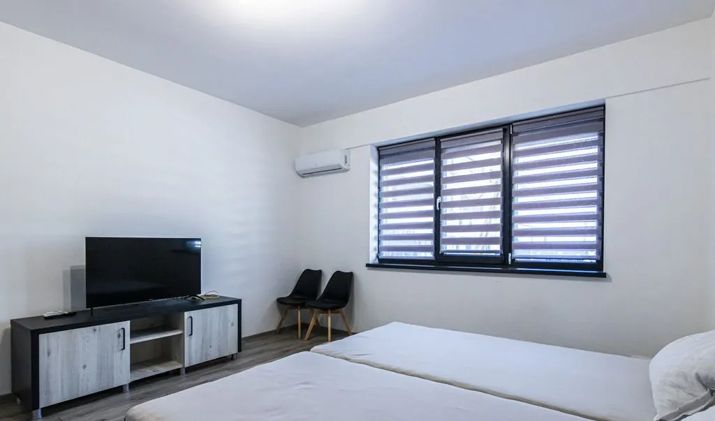 3 Camere 2 bai cu geam 77 mp in Militari langa metrou