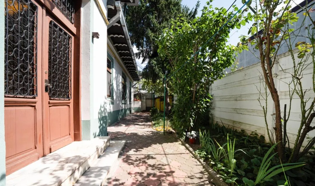Popa Nan Traian casa P pod curte proprie casa izolata exterior
