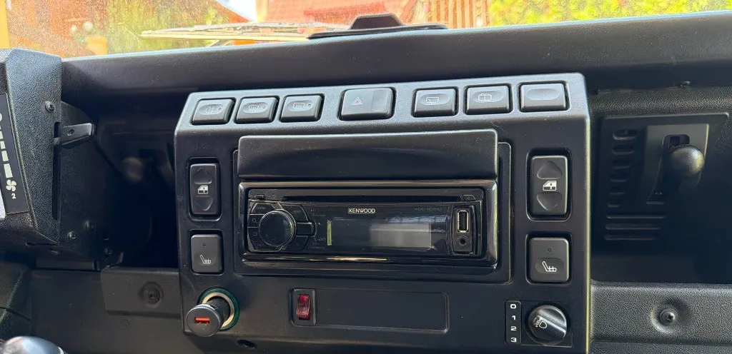 Land Rover Defender 90 2006 2 5 Td5 139 CP 30 000 eur