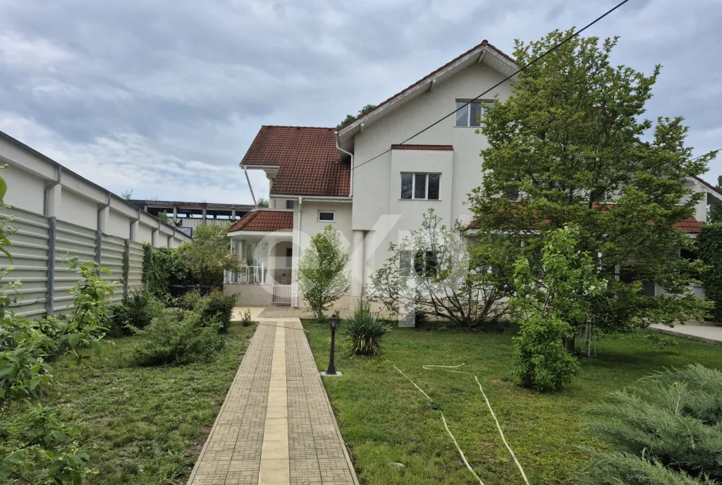 Vila de lux 10 camere 550 mp utili -Micro 6 Targovist