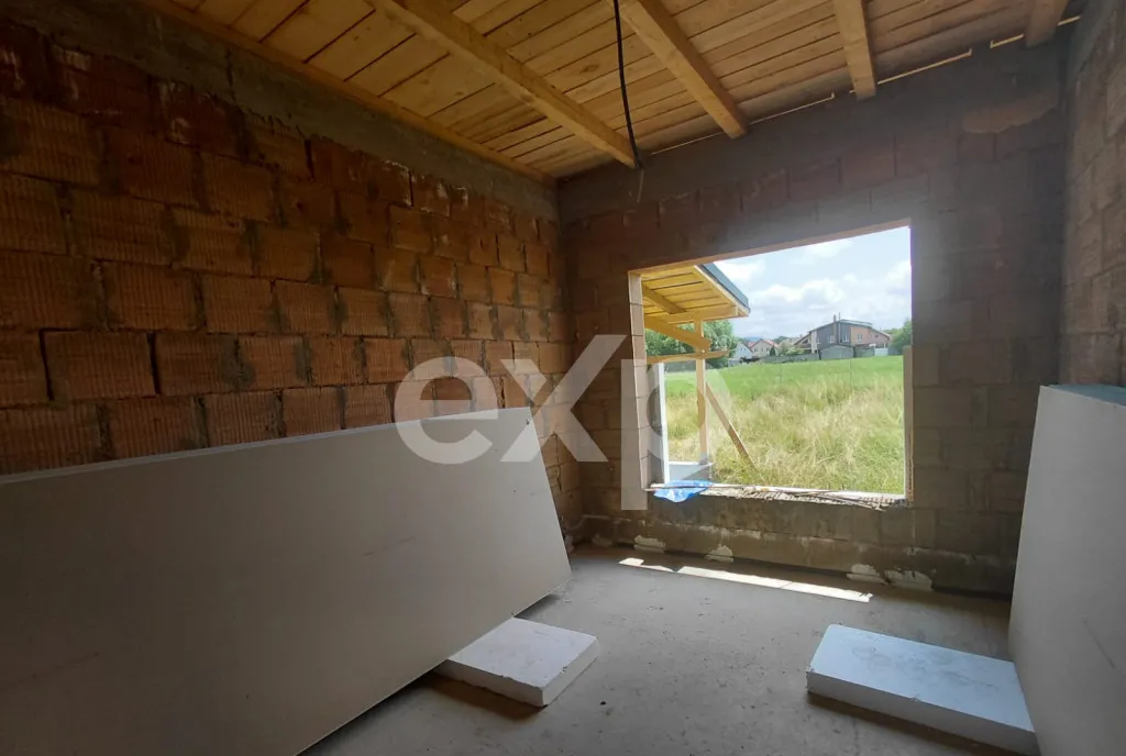 Casa P pod 100 mp utili teren 892 mp - Bod jud Bras