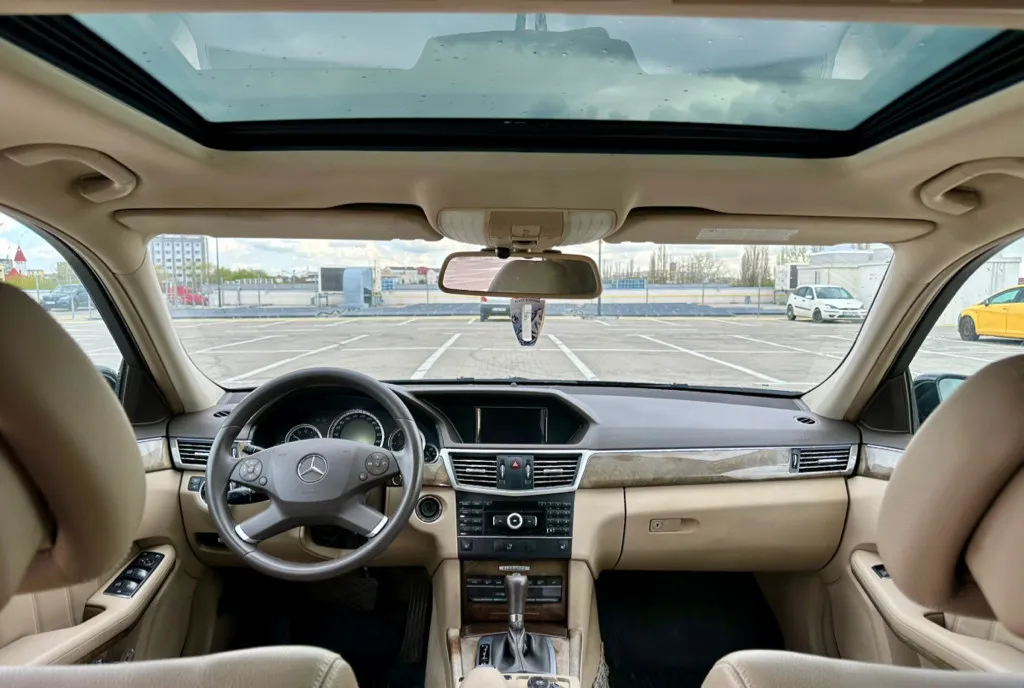 Mercedes Benz E200 36 500 lei
