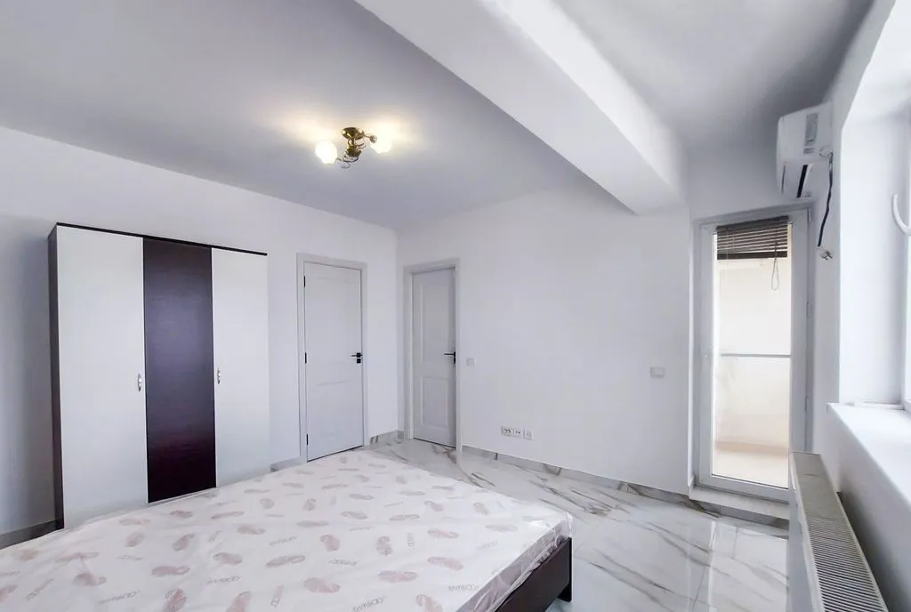 Studio 37 mp nou mobilat etaj 4 lift situat langa Pen