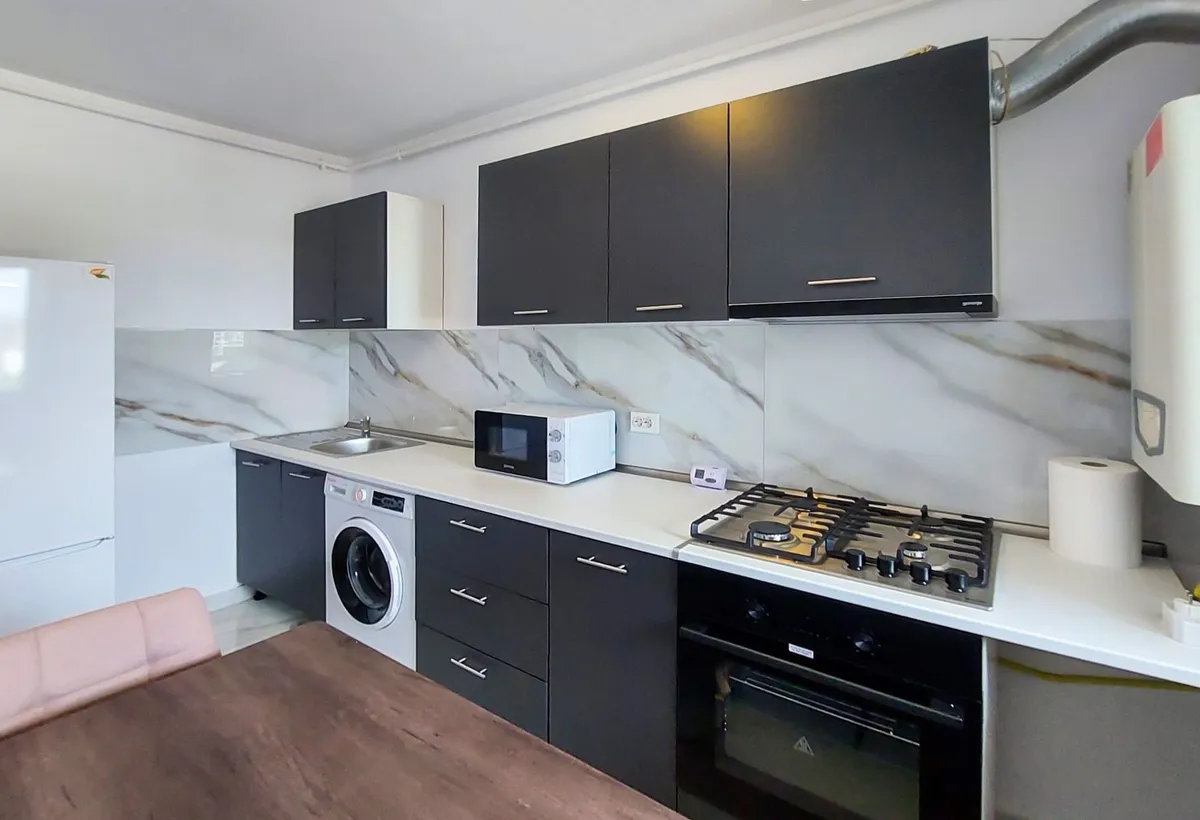 Studio 37 mp nou mobilat etaj 4 lift situat langa Penny Market Rezervelor