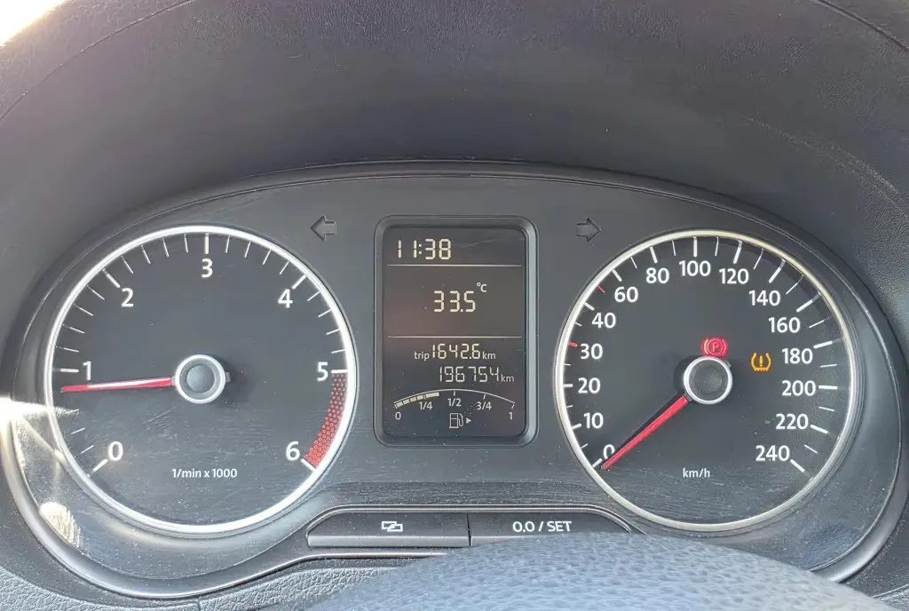 Vw polo 1 2 4 400 eur