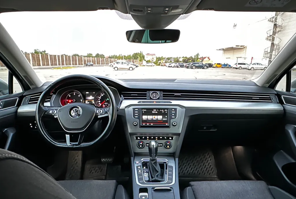 Proprietar Passat b8 2000 TDI automata 7 800 eur