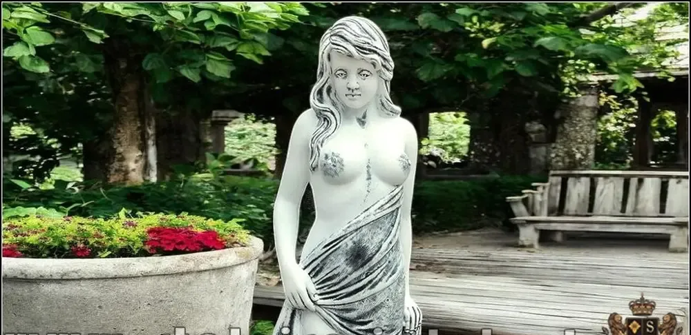 Statueta domnita ornament gri model S30
