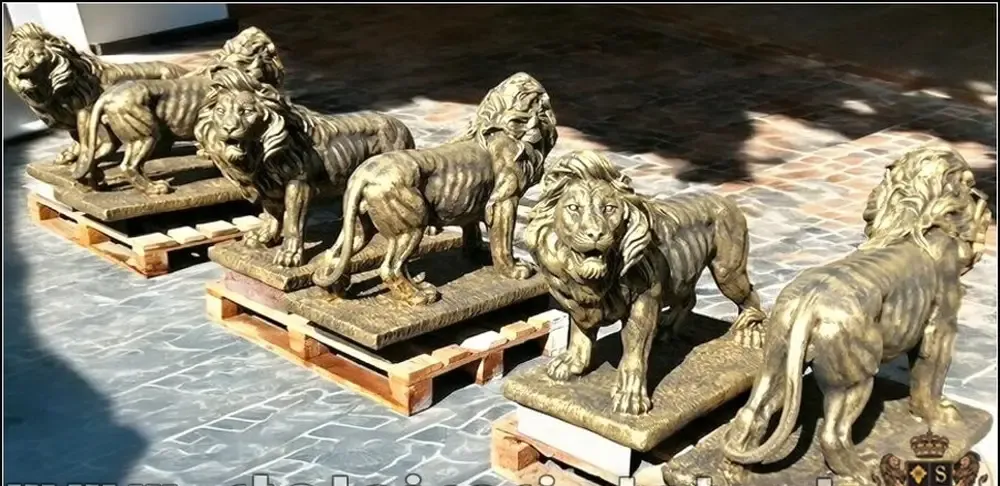 Statueta leu mare in picioare auriu model S33