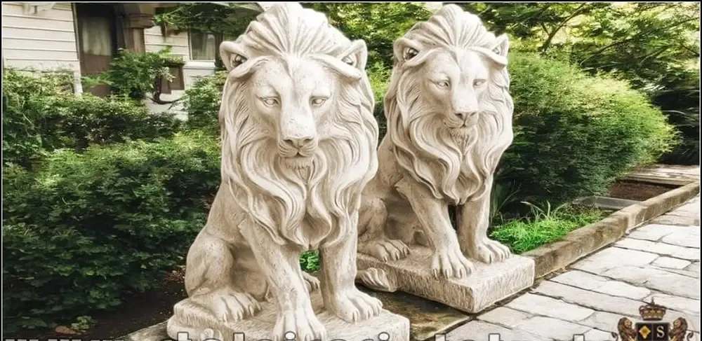 Statueta leu in sezut galben patinat model S46