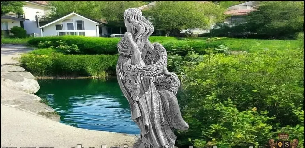 Statueta domnita cu flori gri patinat model S50