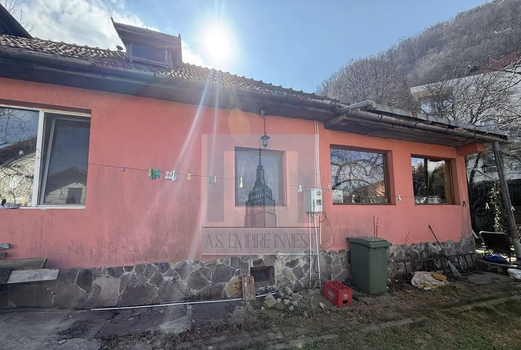 Apartament 3 camere 82 mp utili la casa singur in curte