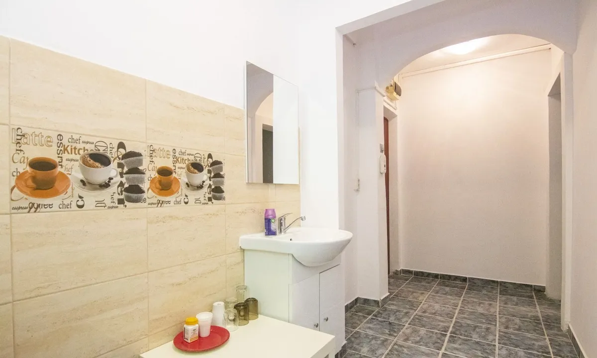 Dr Taberei Bucla Spatiu de birouri doar firme 4 camere mutare de la 1Iulie