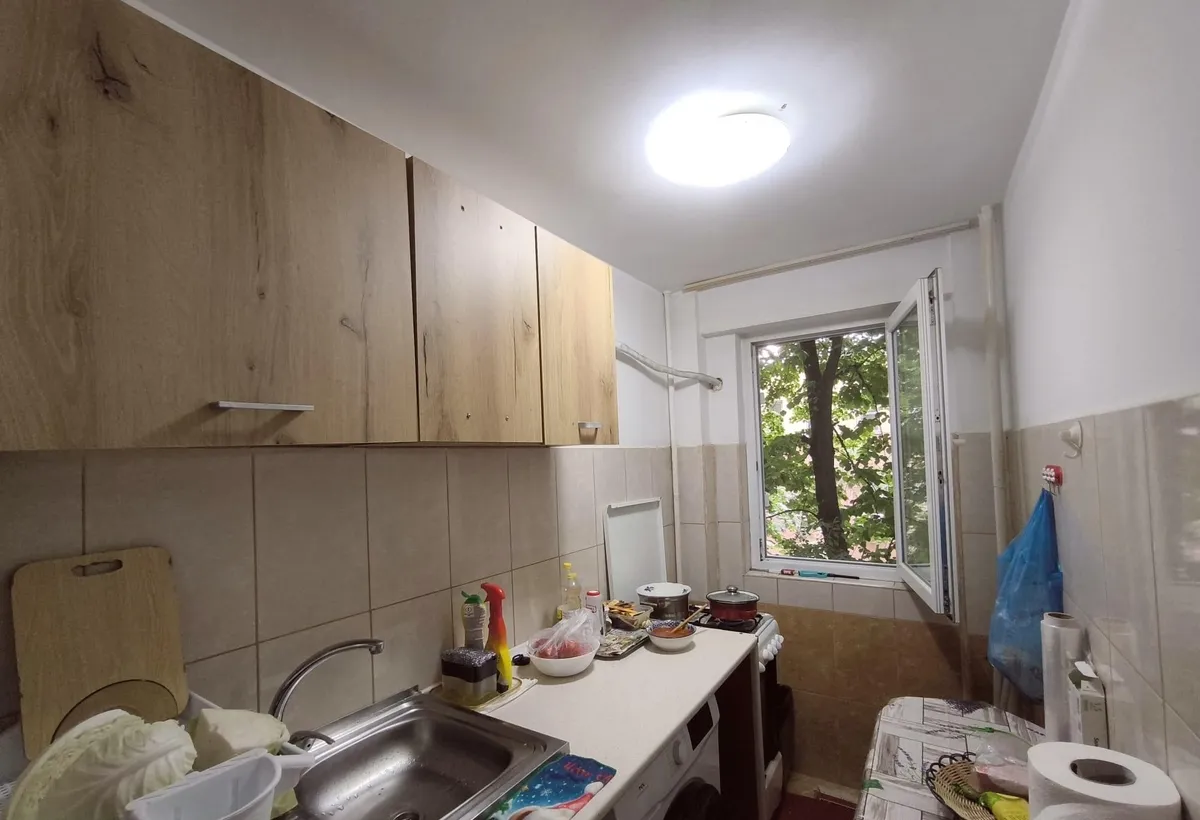 Lacul Tei zona Parcului apartament 2 camere decomandat
