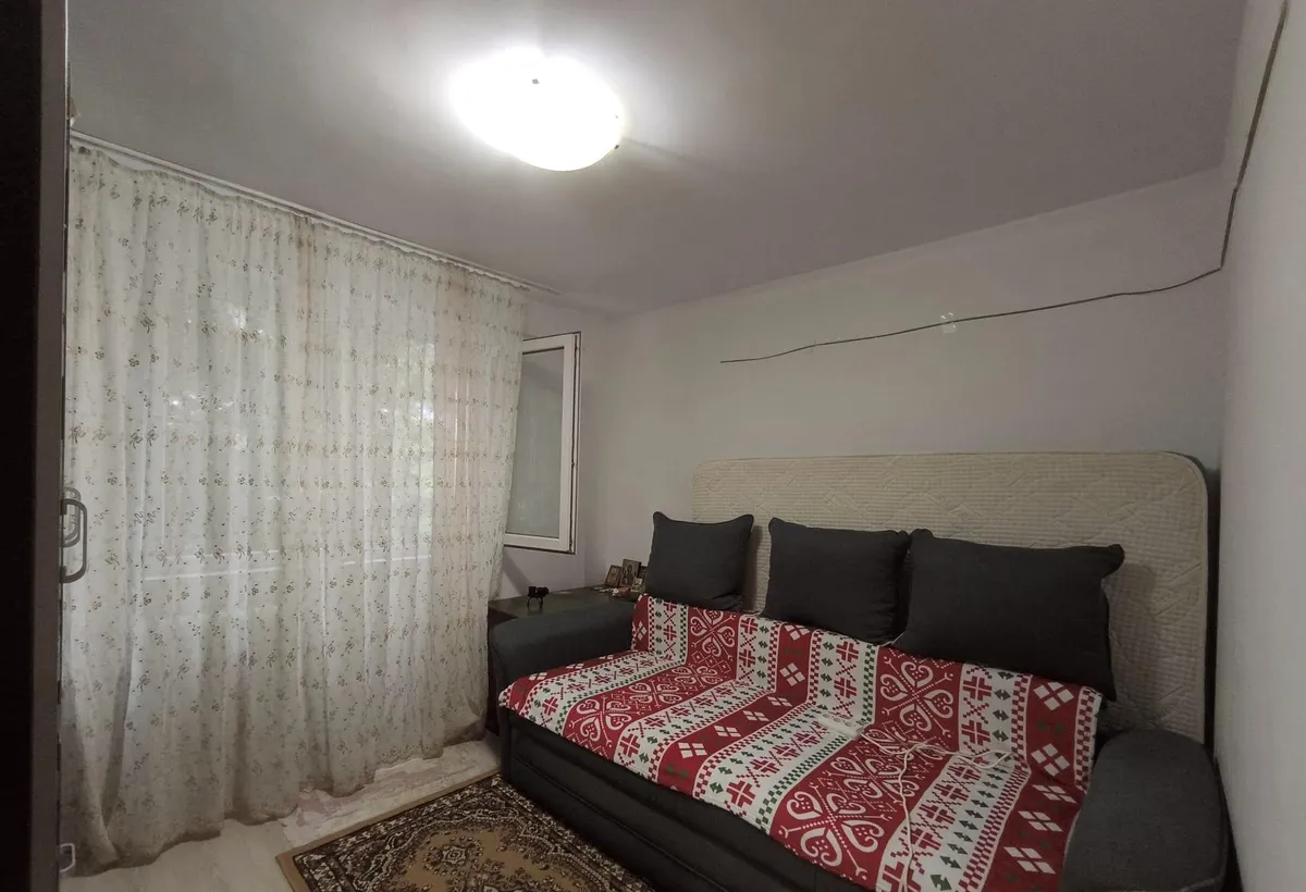 Lacul Tei zona Parcului apartament 2 camere decomandat
