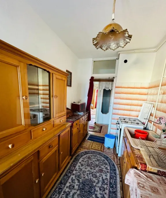 Apartament 3 camere 65 90 mp zona Unirii