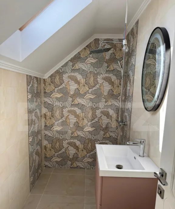 Casa cu etaj demisol 180 mp utili 300 mp teren zona Bur